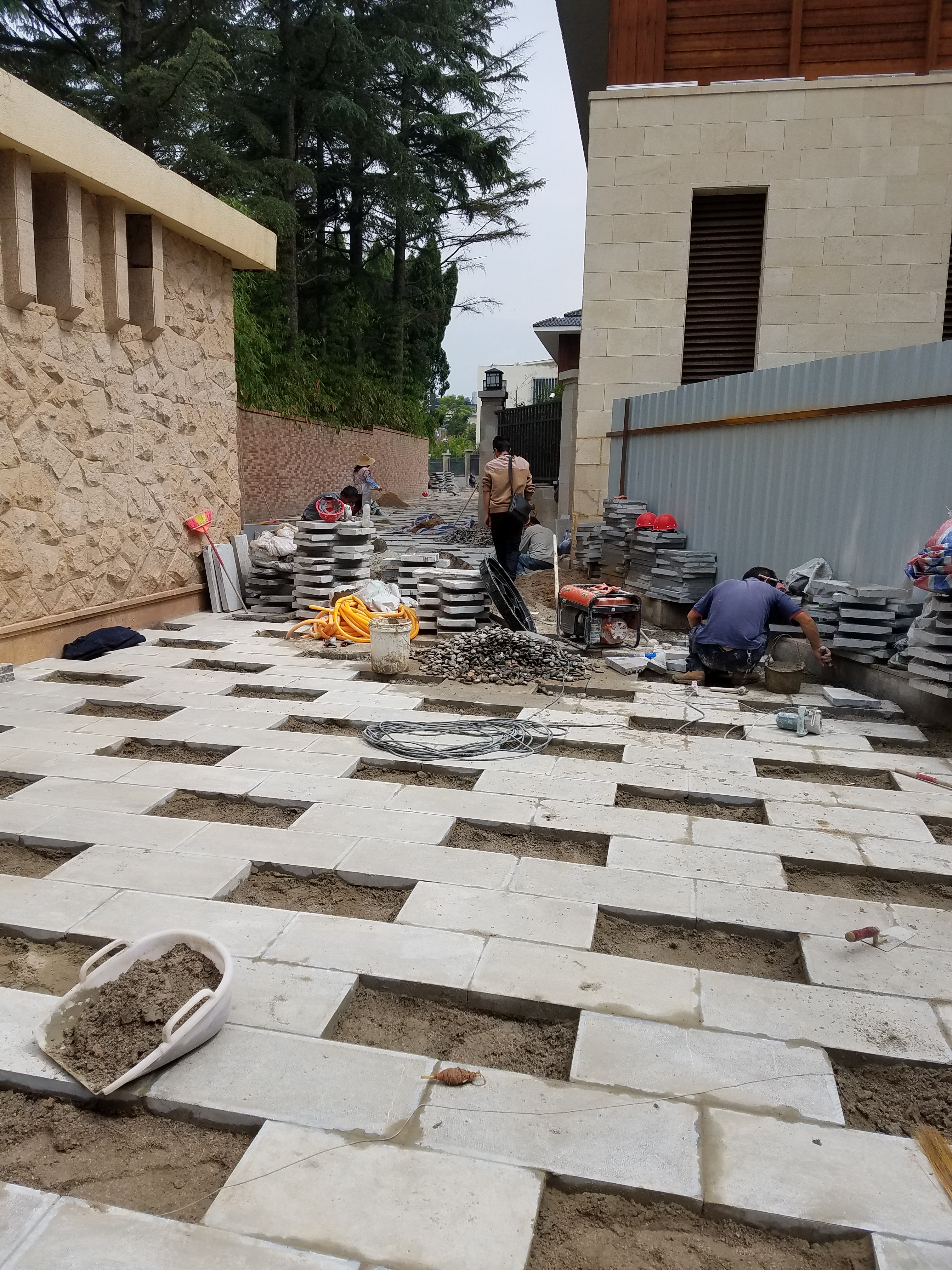 温泉创建文明城市龙溪路段改造项目