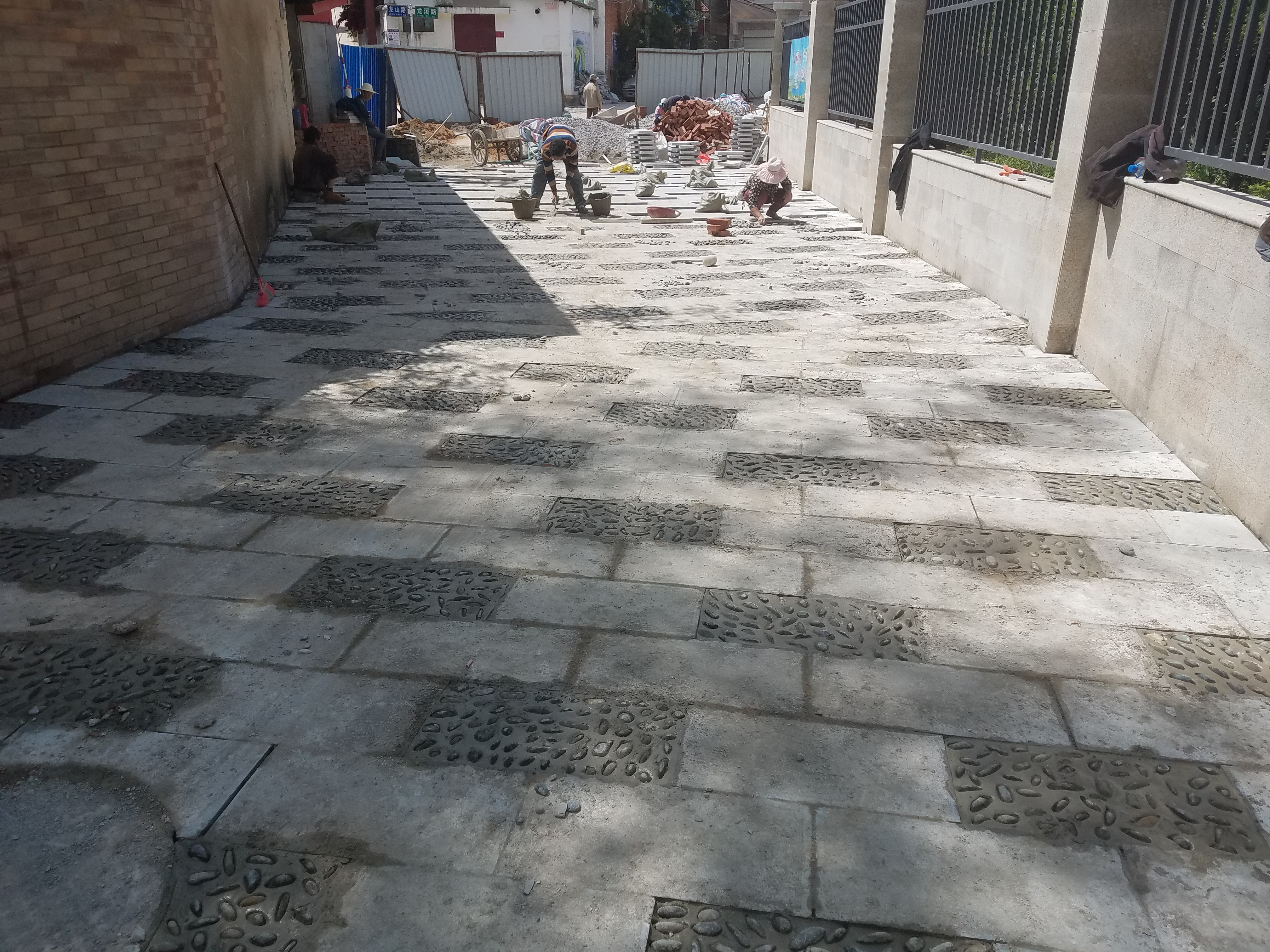 温泉创建文明城市龙溪路段改造项目