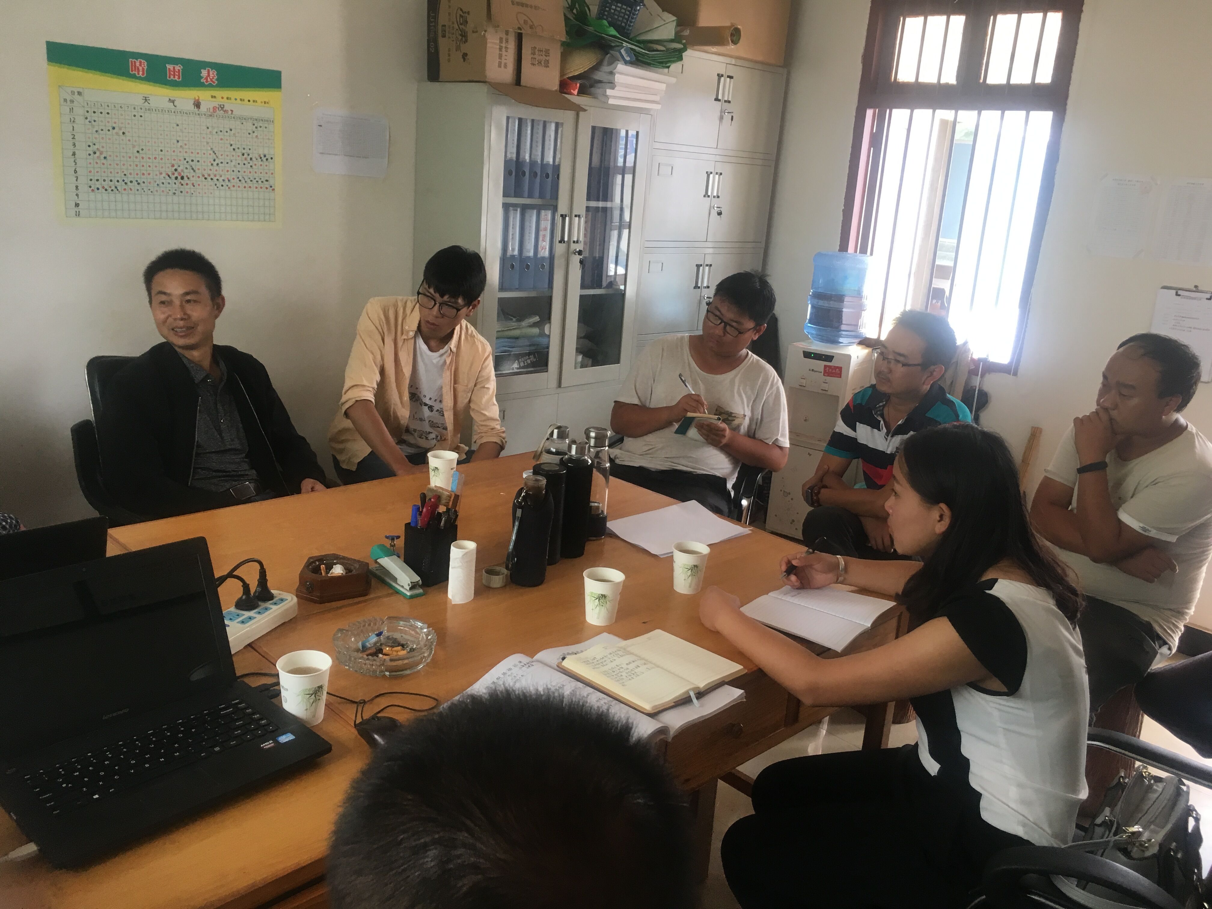 住建局党委到320国道提升工程项目部开展工作交流会