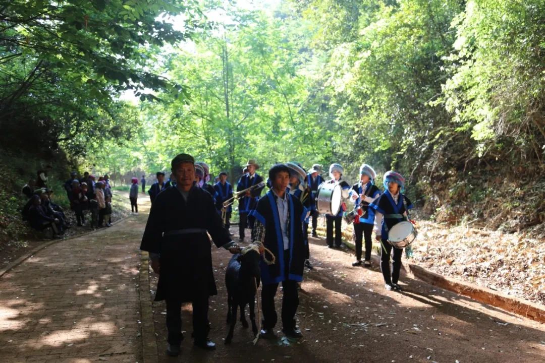 东川区：长岭子村“三个转变”谱写民族团结进步新篇章