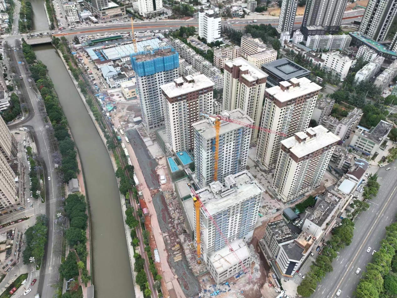 安宁市官厢街更新改造工程项目主体结构全部封顶
